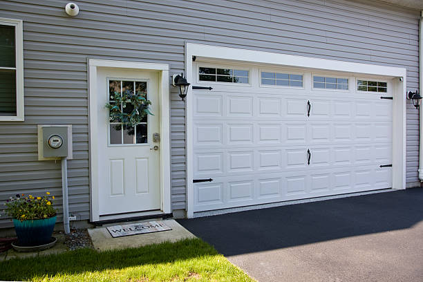 24/7 Emergency Garage Door Installation experts in Rosenberg, TX